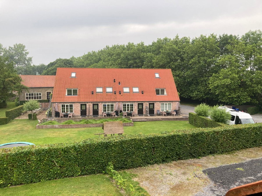 Accommodatie in herbouwde boerenschuur Koestal, Retranchement, The Netherlands