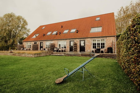 Accommodatie in herbouwde boerenschuur Koestal, Retranchement, The Netherlands