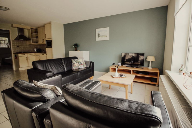 Accommodatie in herbouwde boerenschuur Koestal, Retranchement, The Netherlands