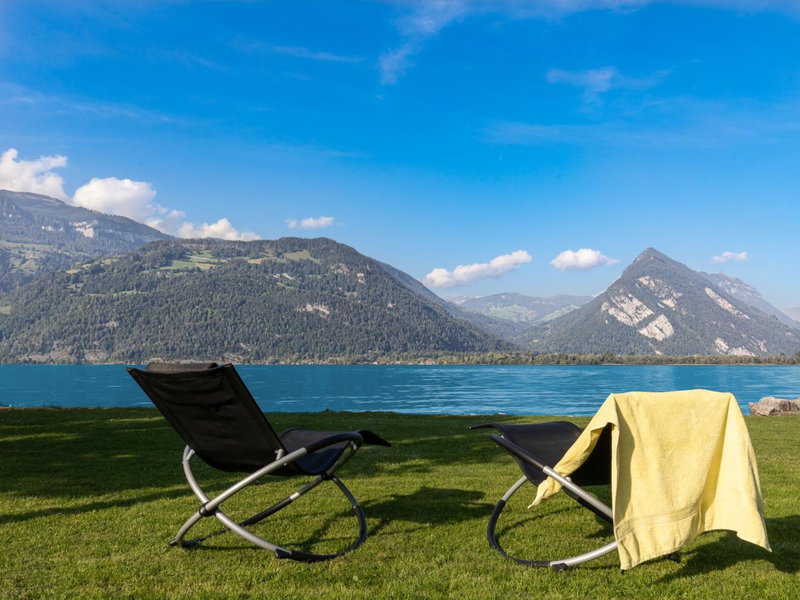 Fischerhüsli directly on lake Thun, Därligen, Switzerland