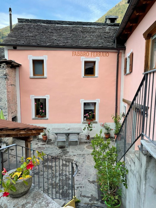 casa FABBRO, Avegno, Switzerland