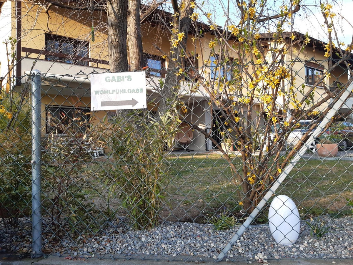 Gabi's Wolfühloase, Schweiz