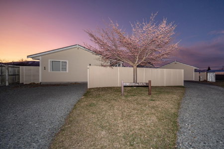 Relax on Rata, Cottage 1, Twizel, New Zealand