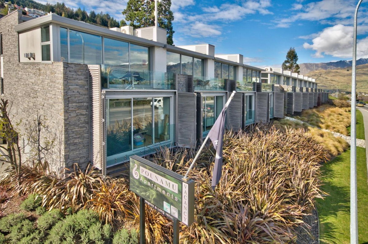 Hotel · Lake View @ Pounamu, Queenstown