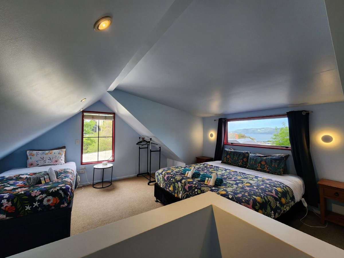 Hotel · A Stones Throw From Town A-Frame, Dunedin
