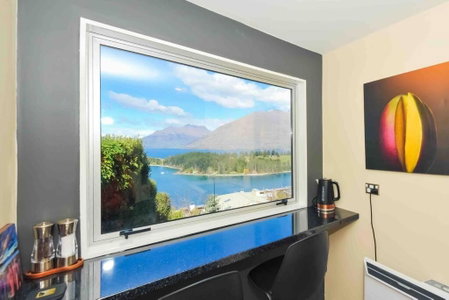 Lovely Apartment- Amazing Lake & Mountain Views, Queenstown, New Zealand