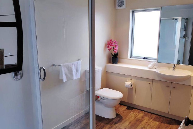 Lovely Apartment- Amazing Lake & Mountain Views, Queenstown, New Zealand