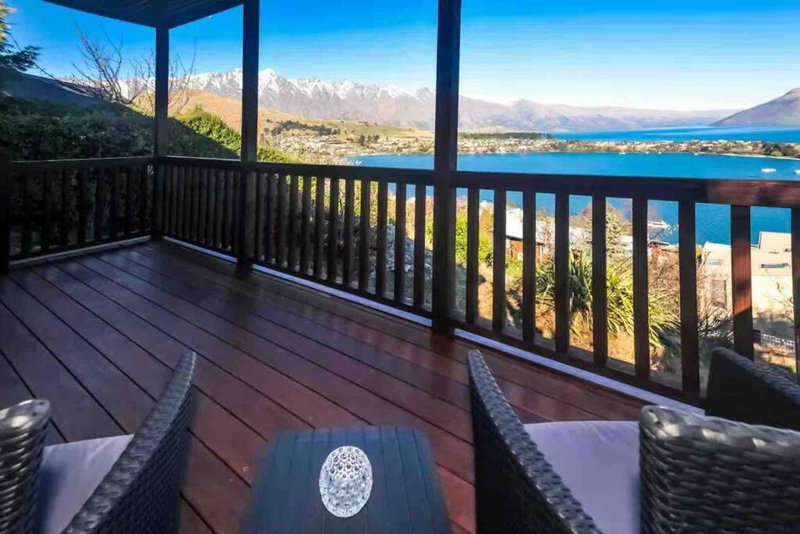 Lovely Apartment- Amazing Lake & Mountain Views, Queenstown, New Zealand