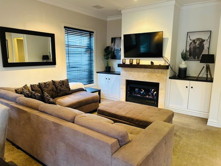 Cardrona Villa with Pool and Jacuzzi, Cardrona, New Zealand