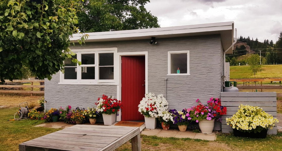 'The Crib' on Legacy Vineyard, Alexandra, New Zealand