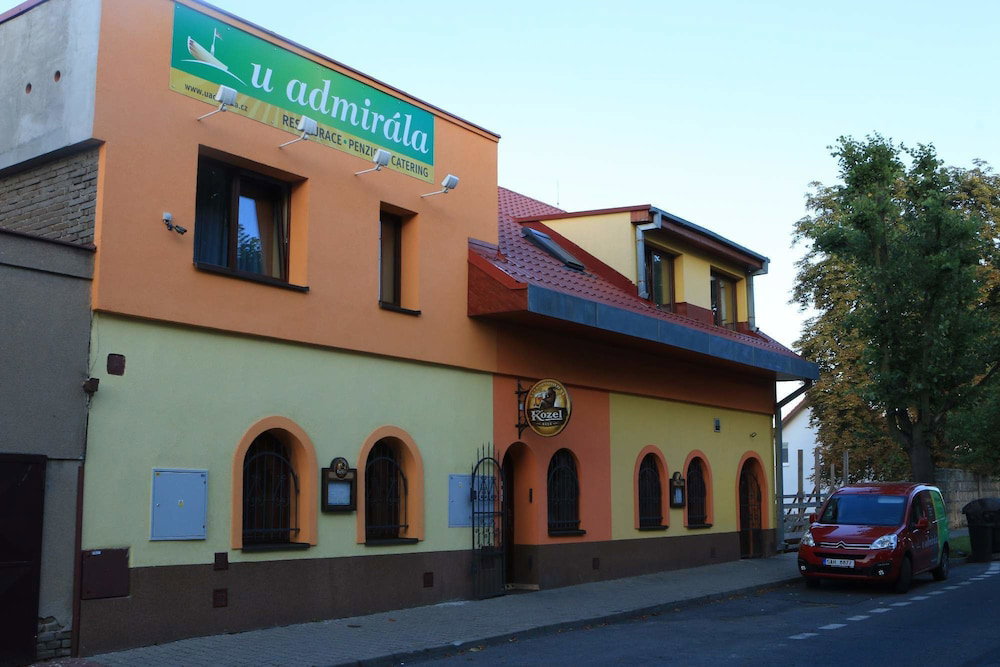 Hotel · Penzion U Admirála, Kladno