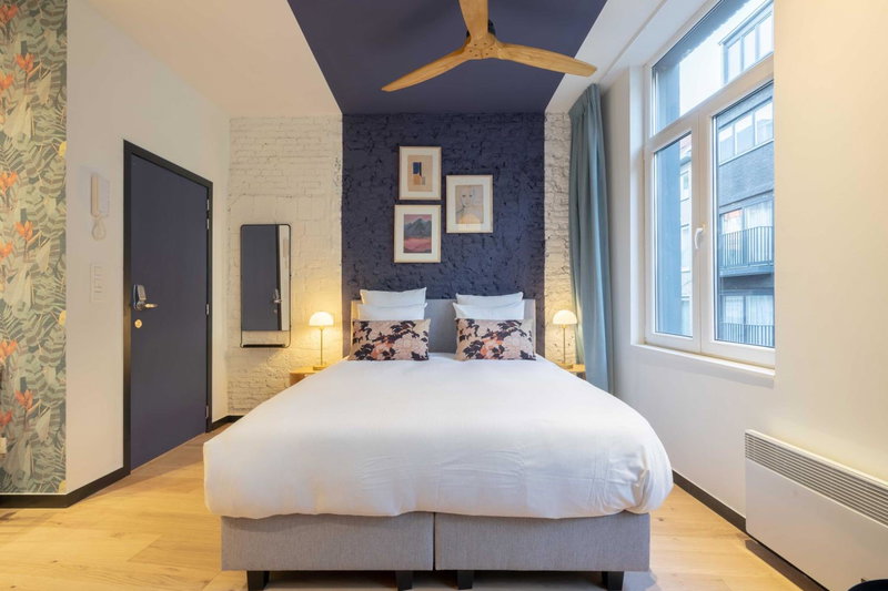 SHWAY - The Blue Parrot, Antwerp, Belgium