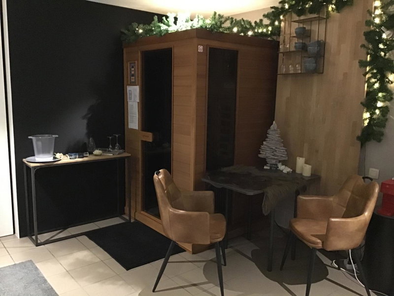 Studio Gardenroom Guesthouse De Steenberg met wellness & tuinzicht, Geel, Belgium