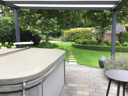 Studio Gardenroom Guesthouse De Steenberg met wellness & tuinzicht, Geel, Belgium