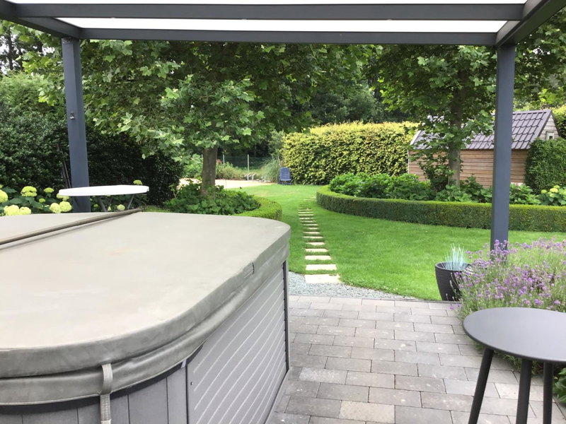 Studio Gardenroom Guesthouse De Steenberg met wellness & tuinzicht, Geel, Belgium