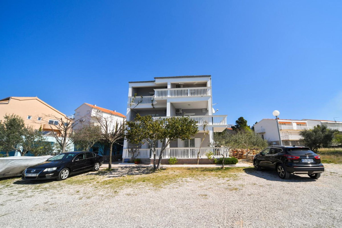 Hotel · Apartments Martom, Seline