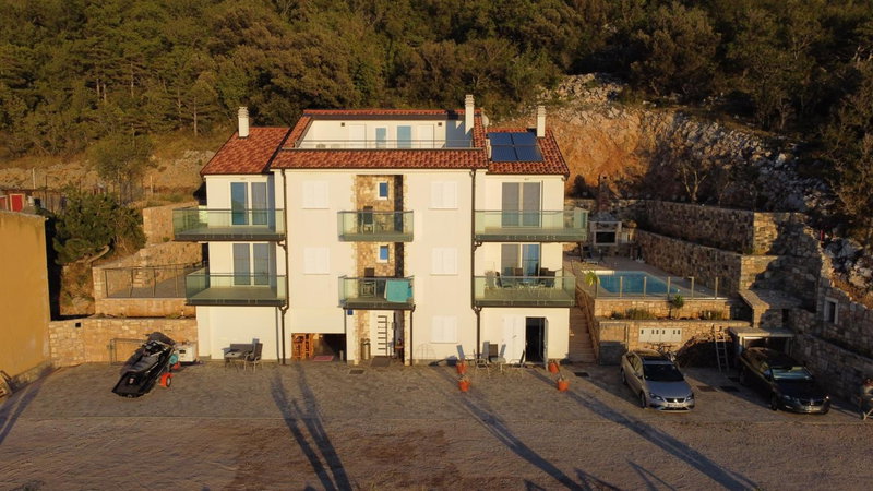 2Bfree, Stinica, Croatia