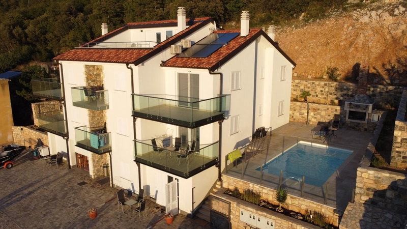 2Bfree, Stinica, Croatia