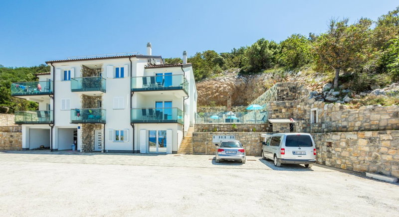 2Bfree, Stinica, Croatia