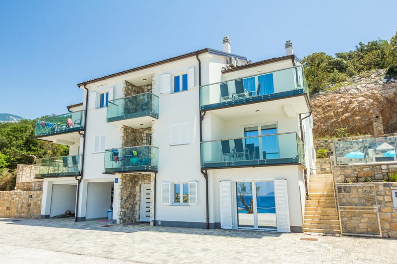 2Bfree, Stinica, Croatia