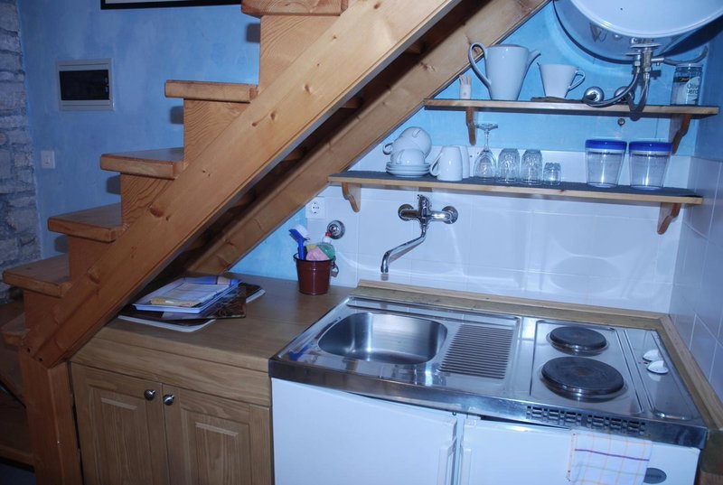 Kamene Priče rooms, music and food, Bale, Croatia