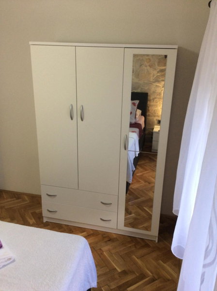 Apartment Karla SNB, Lozovac, Croatia