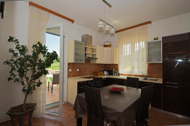 Rooms Leda, Vrlika, Croatia