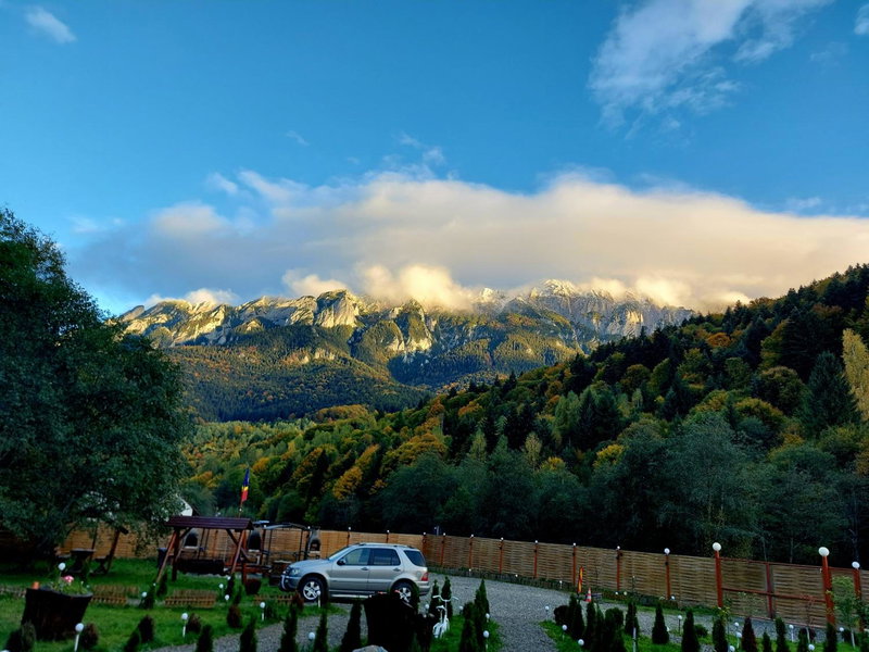 Aroa Mountain, Zărneşti, Romania
