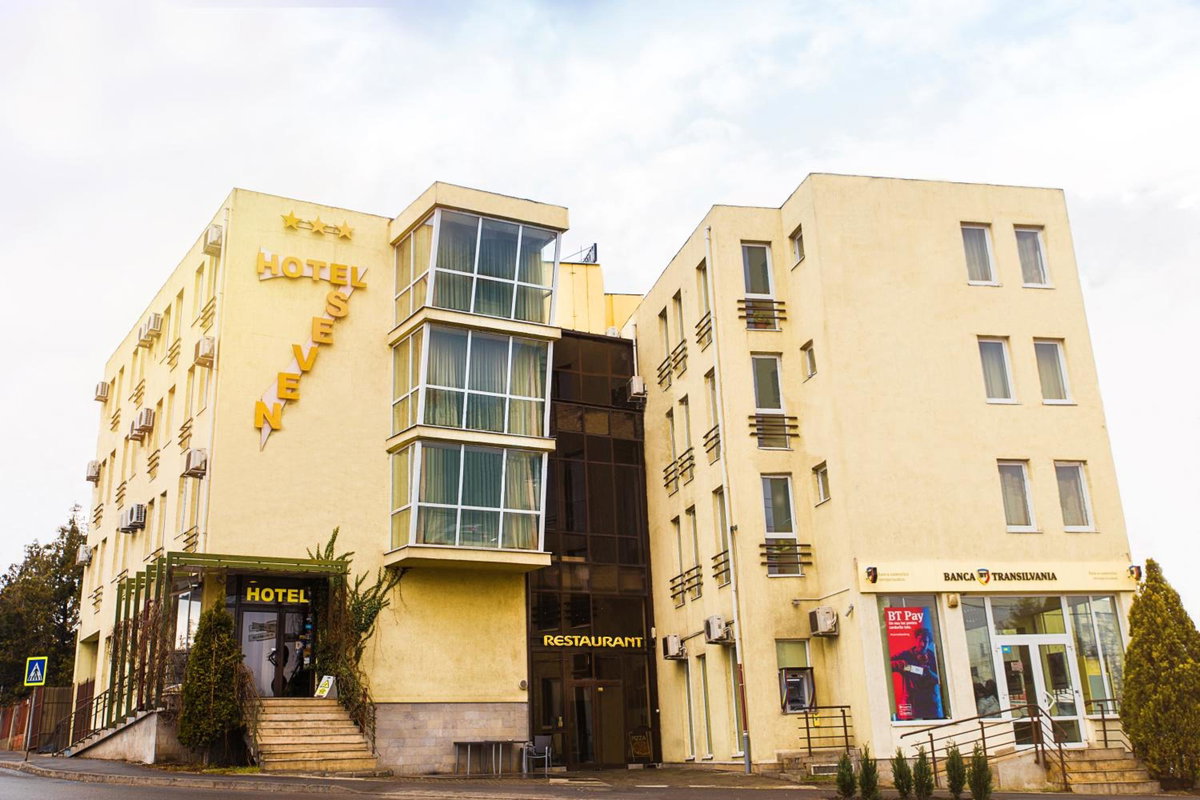 Hotel Seven, Roumanie