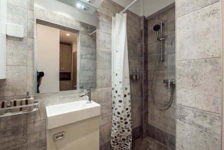 Fancy Penthouse Studio with Lakeview W10, Bucharest, Romania