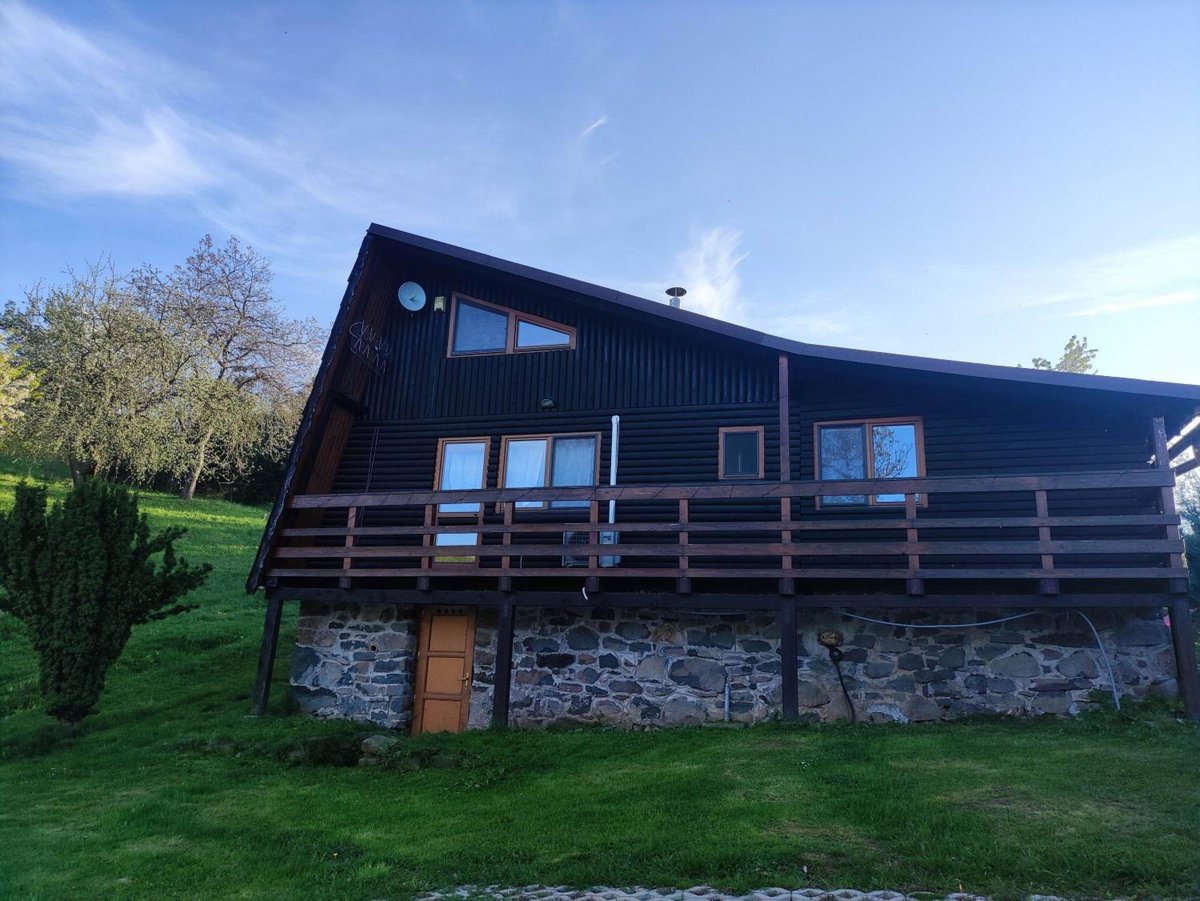 Hotel · Chata Bobo, Stožok
