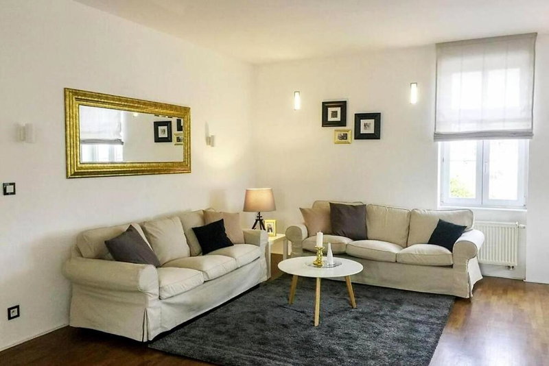Luxusný 118m2 Apartmán s Krbom v Centre Nitry, Nitra, Slovakia