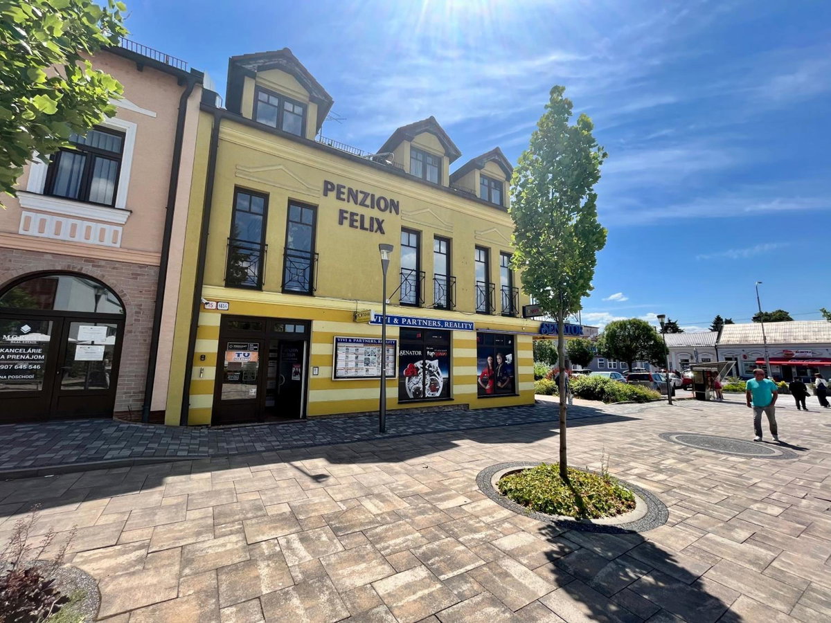 Hotel · Penzion Félix, Topoľčany