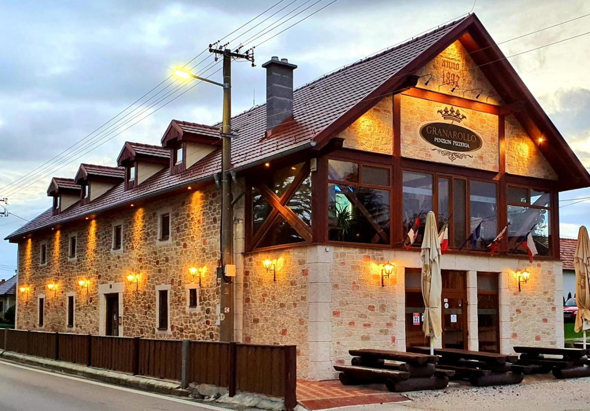 Hotel · Granarollo Penzión Pizzeria, Mlyňany