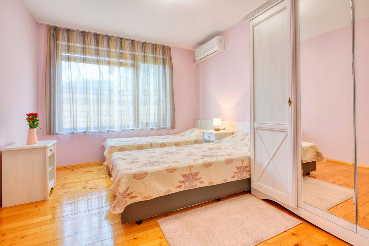 Villa Makeli, Bulgaria
