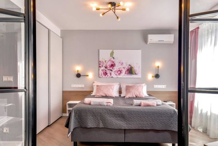 ROSÉ one bedroom designer apartment in city centre by Flat Mаnager, Sofia, Bulgaria