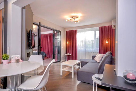 ROSÉ one bedroom designer apartment in city centre by Flat Mаnager, Sofia, Bulgaria