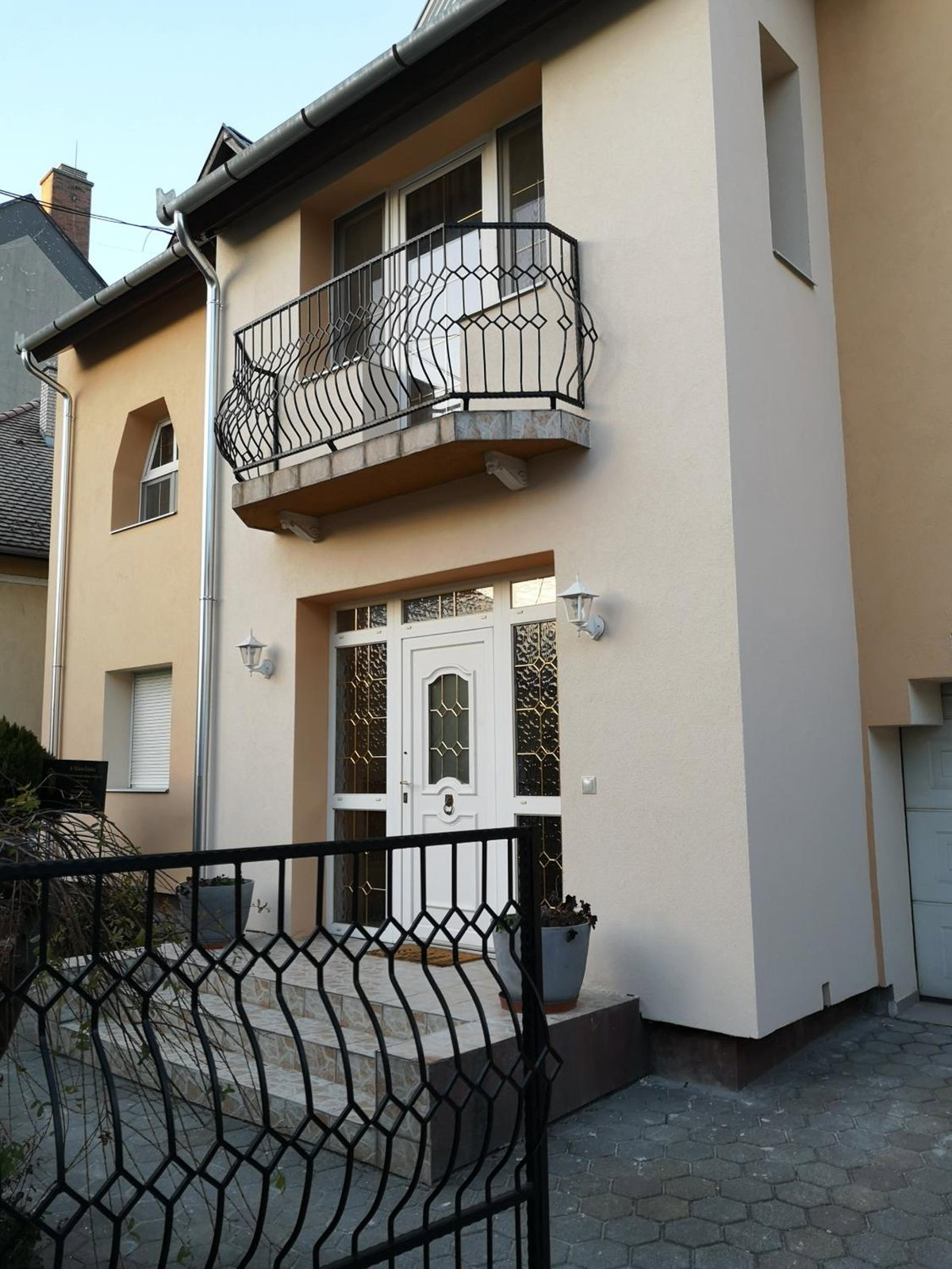 Hotello Apartmanház és Panzió, Hungary