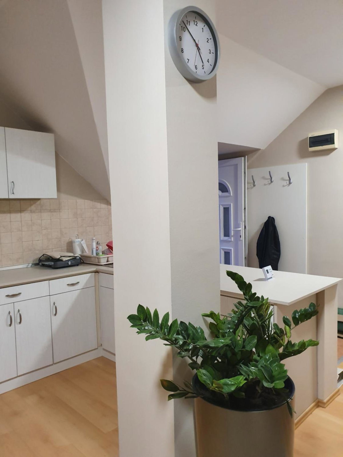 Bella Apartman, Ungarn