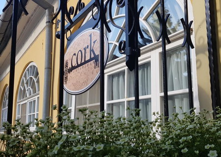 Cork Apartman, Eger, Hungary