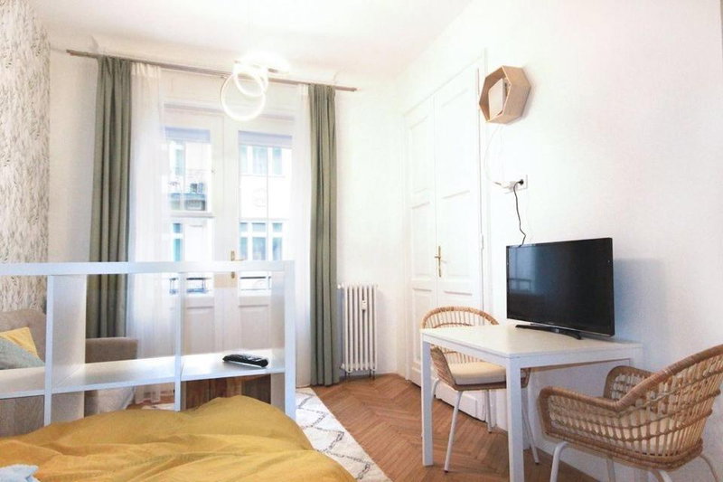 Acacia Private Rooms & Studios, Budapest, Hungary