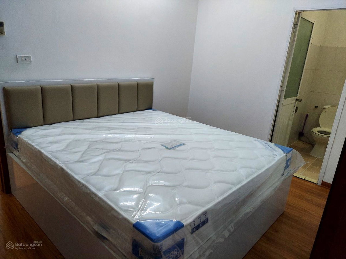 Apartment for rent in Hanoi, Vietnam · Cau Giay District · 1 room, 1 bath