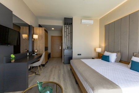 Paradisos Hotel, Kirklar, Cyprus