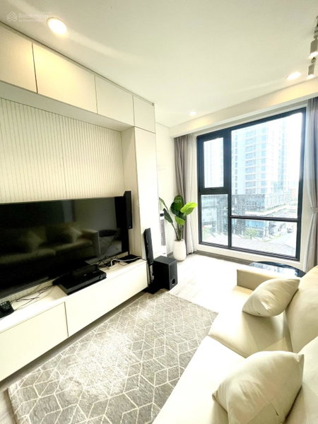 Apartment for rent in Ho Chi Minh City, Vietnam · Sunwah Pearl · 1 room, 1 bath