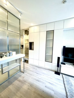 Apartment for rent in Ho Chi Minh City, Vietnam · Sunwah Pearl · 1 room, 1 bath