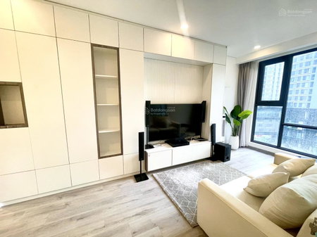 Apartment for rent in Ho Chi Minh City, Vietnam · Sunwah Pearl · 1 room, 1 bath