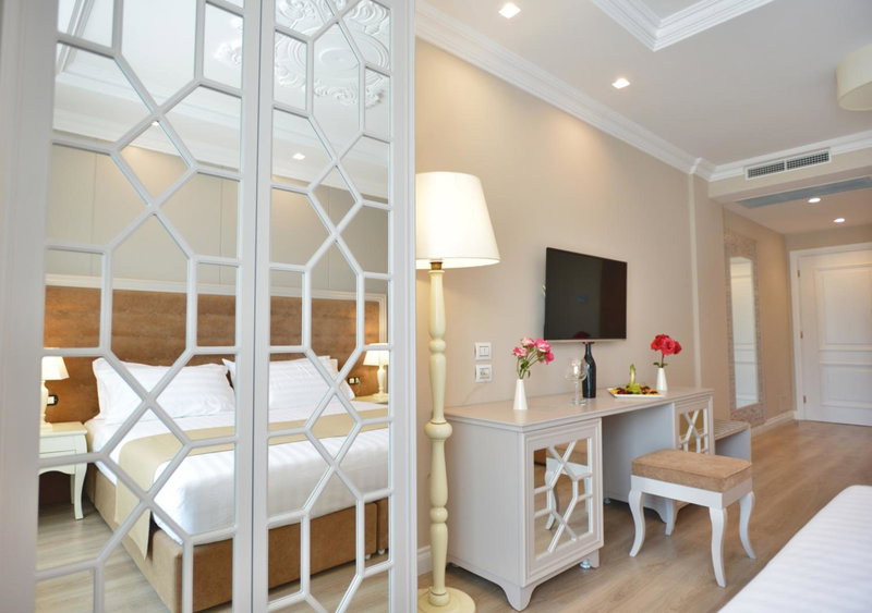Flower Hotels & Resorts, Golem, Albania