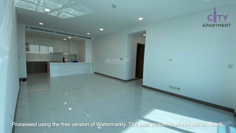 Apartment for rent in Ho Chi Minh City, Vietnam · Sunwah Pearl · 1 room, 1 bath