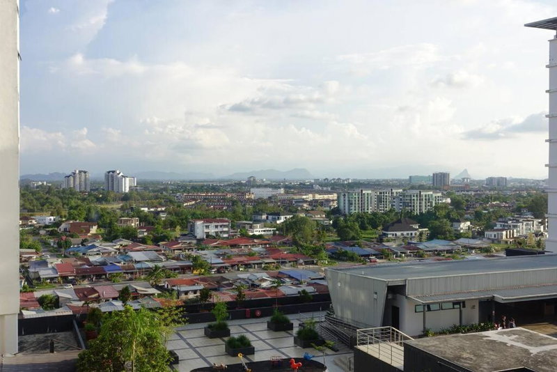 8pax Cozy Home Stay Jazz Suites 1 Vivacity Kuching Sarawak 3BR, Kuching, Malaysia