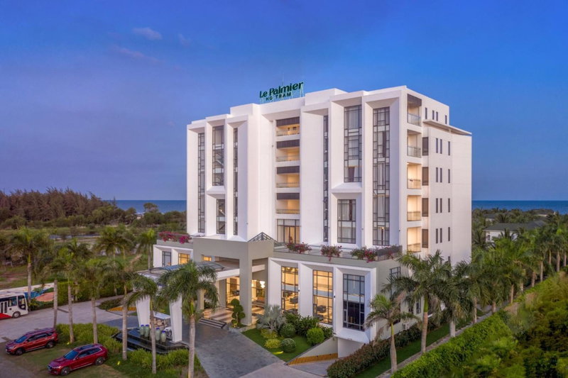Le Palmier Ho Tram Resort - Beachfront with Private Beach, Ho Tram, Vietnam